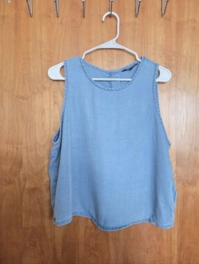 Banana Republic Light Blue Sleeveless Chambray Tank Top